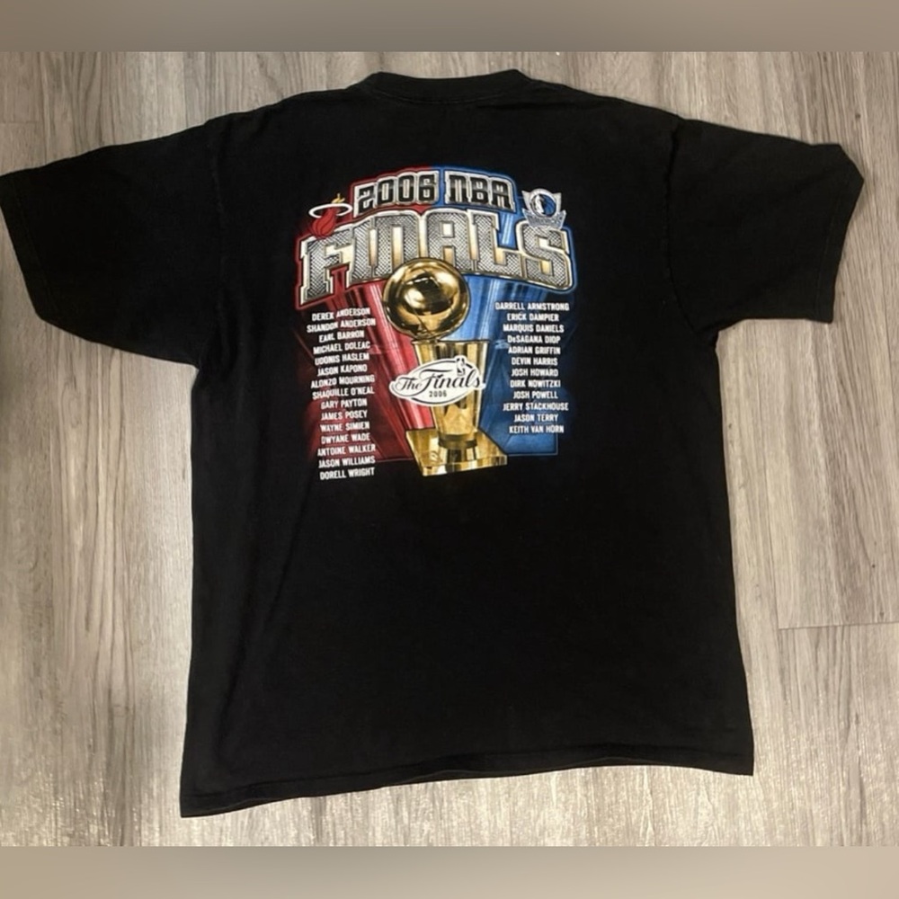 NBA shirt - Picture 2 of 3